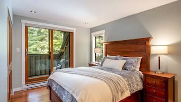 Deluxe Townhome, 4 Bedrooms | Wi-fi percuma, cadar katil