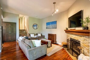Deluxe Townhome, 4 Bedrooms | Living area - Crystal Ridge by Whistler Retreats (Whistler)
