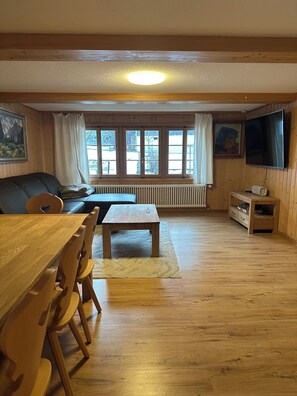 Smart TV, fireplace - Bebbis Waterfall Chalet (Lauterbrunnen)
