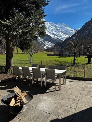 Waterfall Valley 5-bedroom house in Lauterbrunnen perfect for your getaway