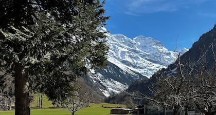 Waterfall Valley 5-bedroom house in Lauterbrunnen perfect for your getaway