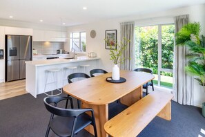 Dining - Games Room Escape, Pool Table, Ping Pong & Air Con (Christchurch)