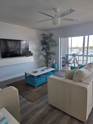 Smart TV - Beautiful Apartment on the Beautiful Sombrero Beach (Marathon)