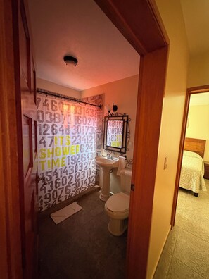 Suite Confort | Baño | Toallas, jabón, shampoo, papel de baño 