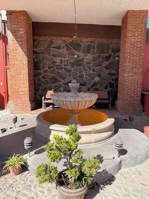 تفاصيل الفندق من الداخل