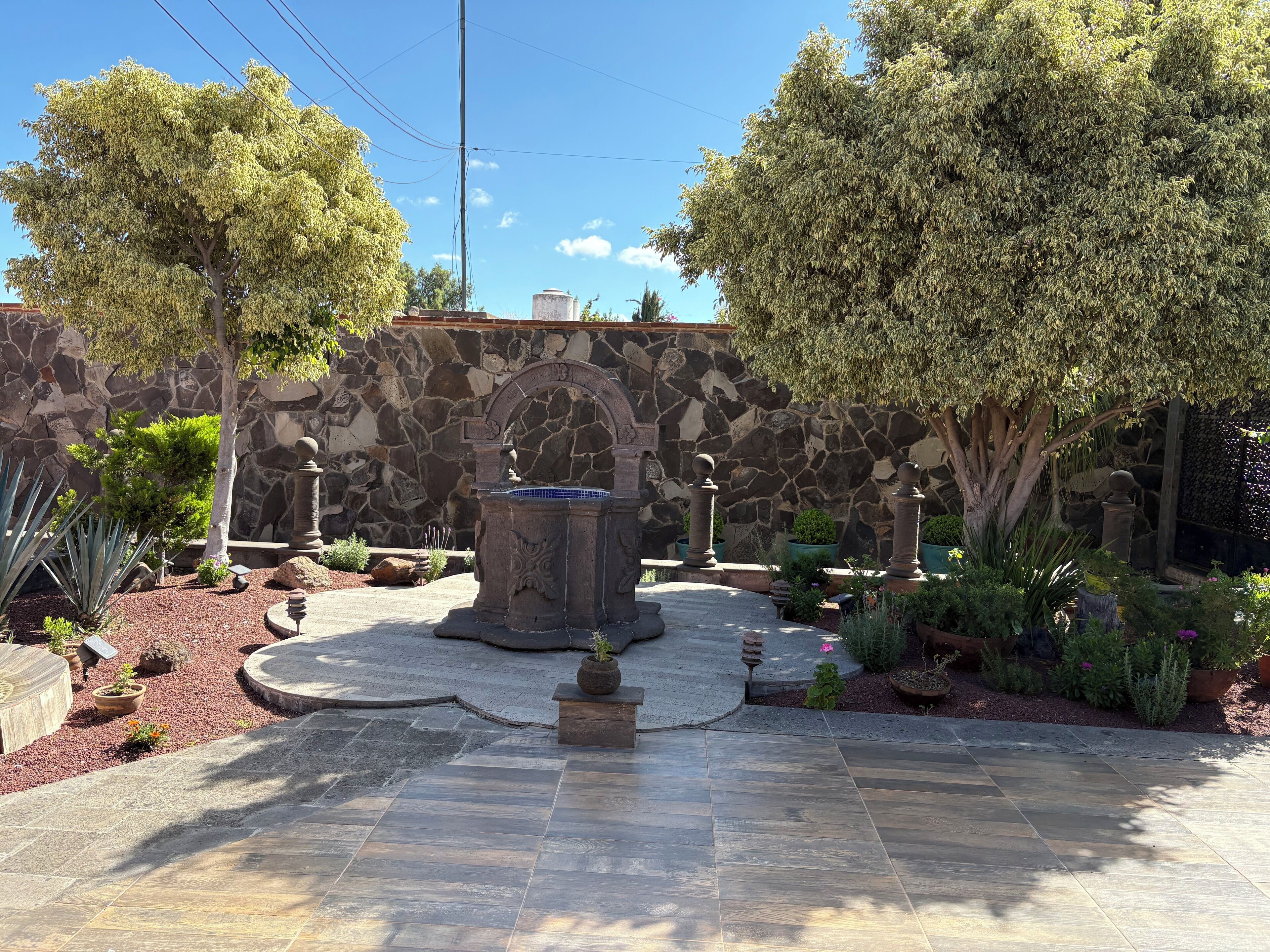 住宿正面 (夜晚)