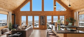 NEW! Hot-Tub, Sauna, Mins to Bristol MTN Ski Resort.