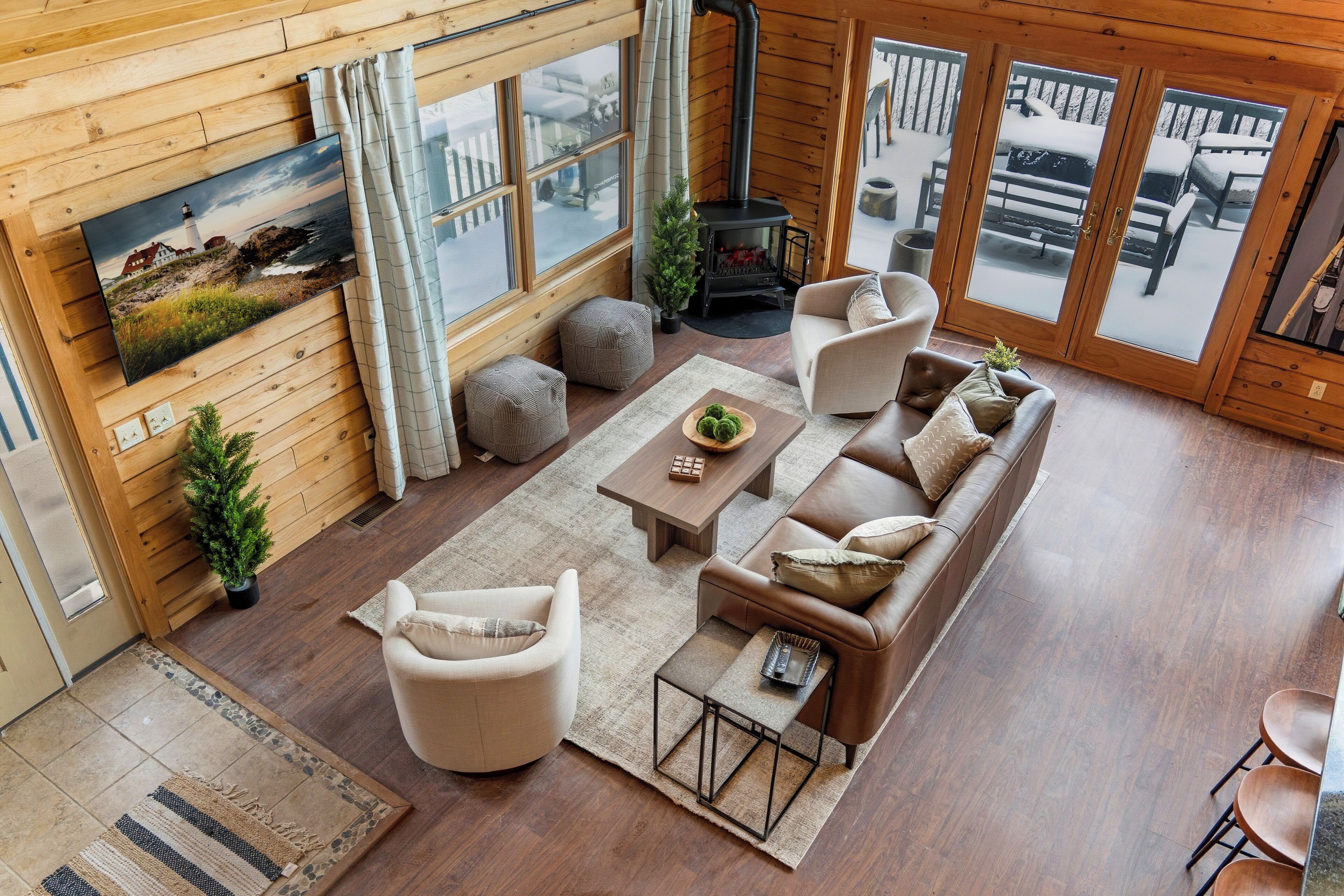 Smart TV, fireplace