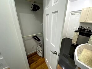 Interior - ★COZY STUDIO STEPS AWAY FROM CENTRAL PARK, 6 & Q ★ (New York)