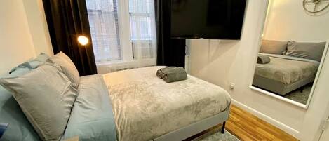 Iron/ironing board, WiFi, bed sheets