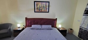 Appartement, balcon, vue ville | Bureau, espace de travail pour ordinateur portable