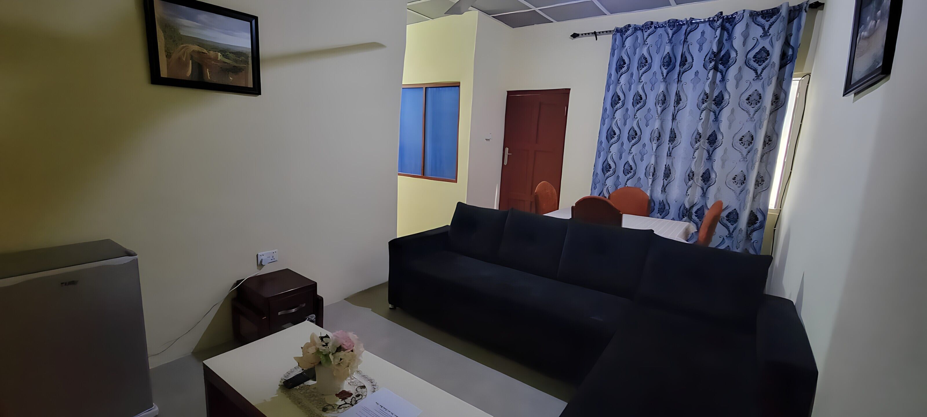 Apartamento, sacada, vista para a cidade | Área de estar