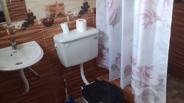 Appartement, balkon, uitzicht op de stad | Badkamer | Een douche, gratis toiletartikelen, handdoeken, zeep