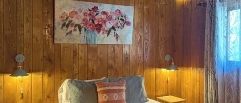 Iron/ironing board, free WiFi, bed sheets