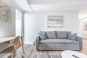 Grand Suite, City View | Living area - Guestilo Suites - Eaton Centre (Toronto)