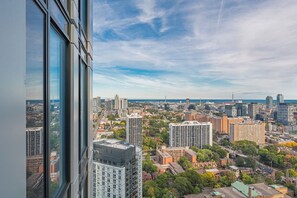 Thành phố nhìn từ nơi lưu trú