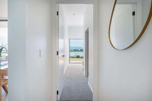 Interior - Lakeside Retreat Matarangi (Matarangi)