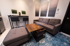 Smart TV - ★RENOVATED 3BD/2BATHS APT NEXT TO CENTRAL PARK W★ (New York)