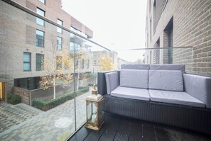 Terrace/patio - Stylish 2 bedroom - Artists sanctuary: Central London. (London)