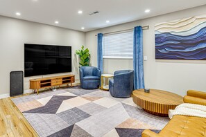 Interior - Luxury, well stocked Murray apartment. (Murray)