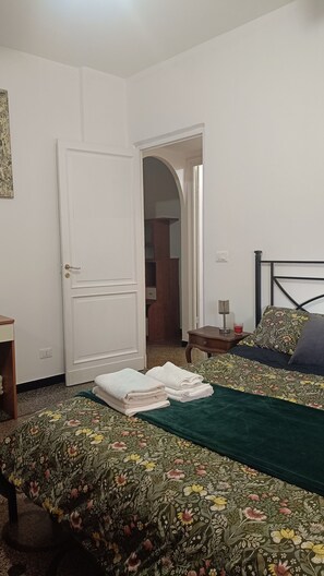 2 Schlafzimmer, Schreibtisch, Bügeleisen/Bügelbrett, kostenloses WLAN