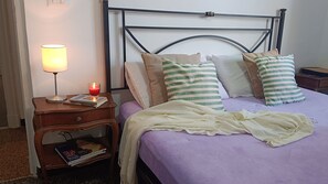 2 bedrooms, iron/ironing board, free WiFi, bed sheets - Centurion's House (Genova)