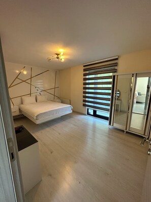 Family Apartment, Mountain View, Garden Area | Desk, iron/ironing board, free WiFi - GOLDEN HOUR APARTMENT (Bursa)