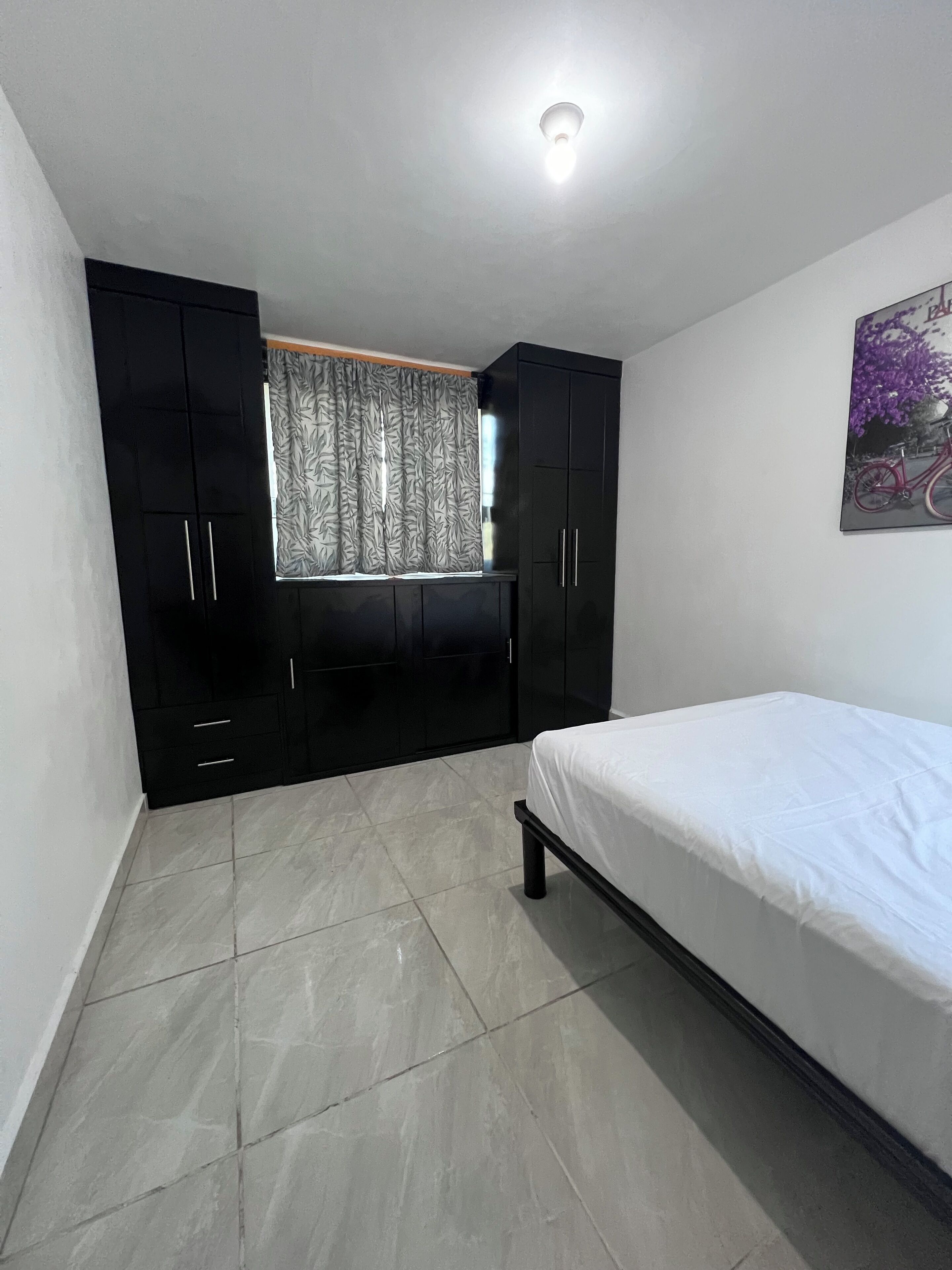 Iron/ironing board, Internet, bed sheets