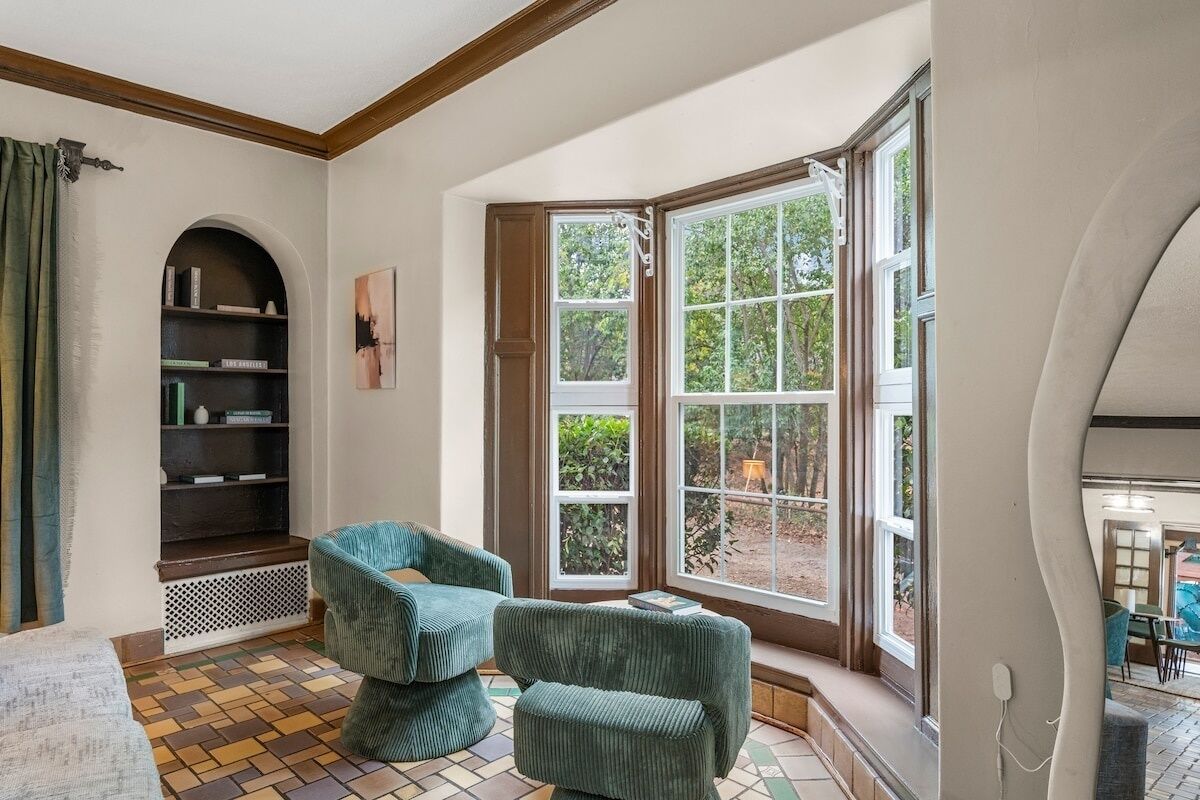 Télévision, cheminée