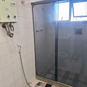 HandtĂŒcher, Seife, Toilettenpapier