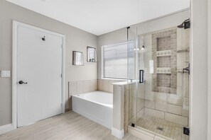 Hair dryer - Spacious 4BR | Groups & Families | Near Strip (Las Vegas)