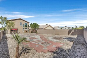 Property grounds - Spacious 4BR | Groups & Families | Near Strip (Las Vegas)