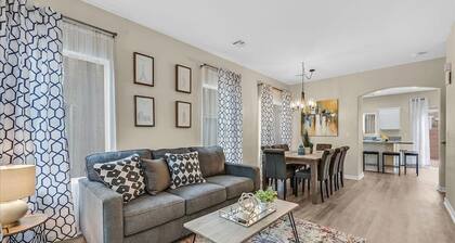 4BR Vegas Home | Pet Friendly•Parking•Near Strip