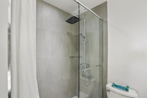 Hair dryer, towels - Cozy 2 Beds Apartment -25 min to Blue Mountain, 3 min walk to Beach (Wasaga Beach)