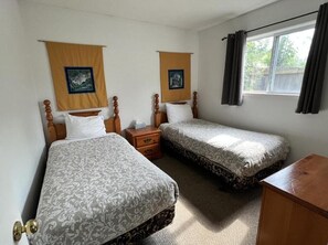 2 bedrooms, desk, free WiFi, bed sheets