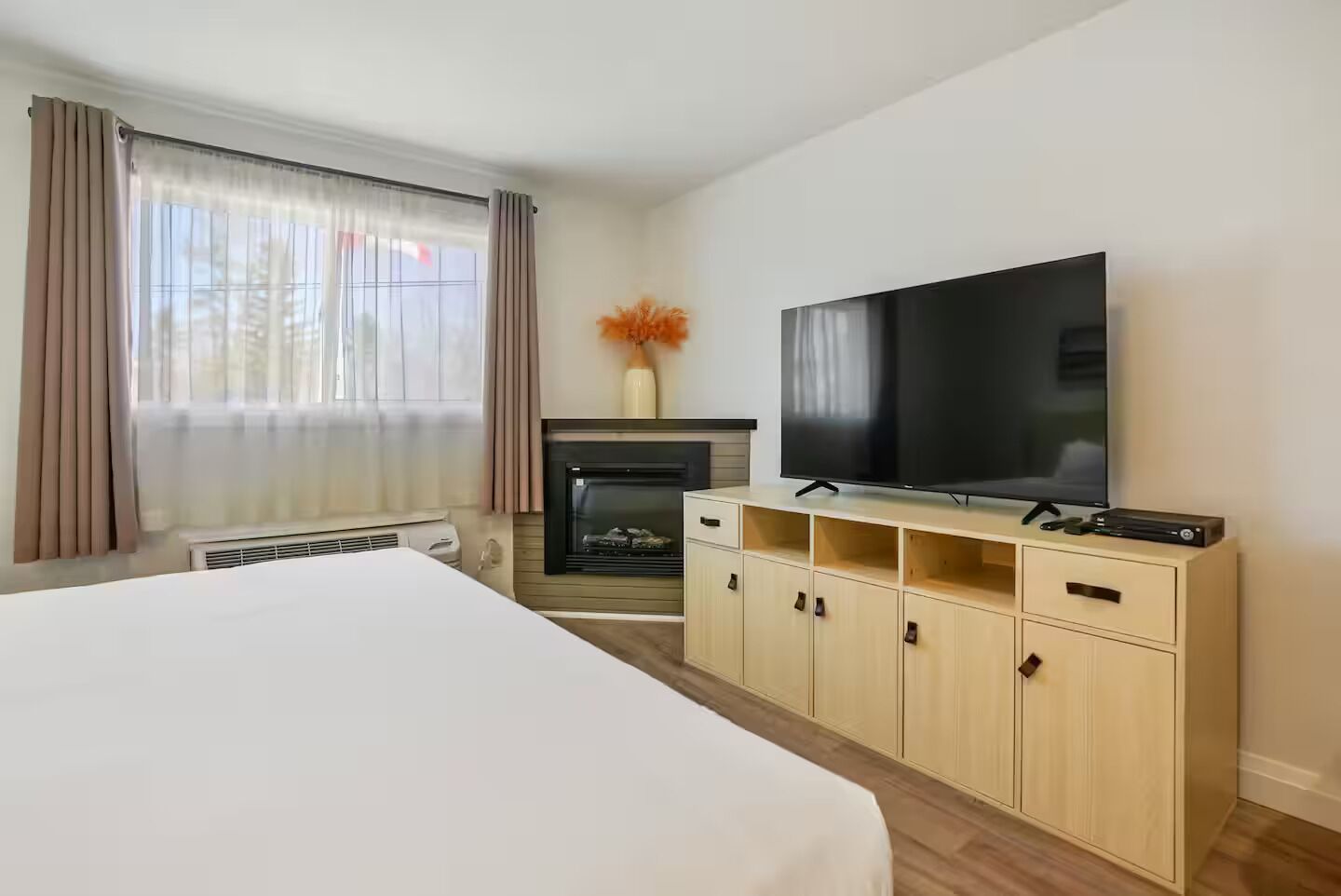 Cozy Apartment With Jacuzzi Tub - 25 Min To Blue Mountain, 3 Min Walk To Beach - Ontario