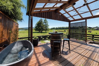 Kōtare Lakeside Retreat - Luxury Cabin in Waikite Valley for the ultimate escape