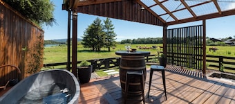 Kōtare Lakeside Retreat - Luxury Cabin in Waikite Valley for the ultimate escape