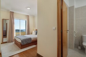 Iron/ironing board, WiFi, bed sheets - Pico Views – Sea-view Apartment (Câmara de Lobos)