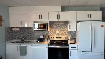 Mikrowelle, Ofen, Herdplatte, Geschirrspüler