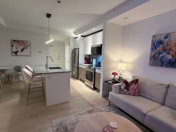 TV - Spotless modern & bright 1 BR in North End Halifax (Halifax)