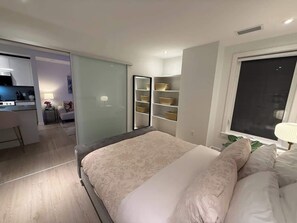 Iron/ironing board, WiFi, bed sheets - Spotless modern & bright 1 BR in North End Halifax (Halifax)