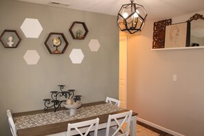 Interior - 3 bedroom main level home in Garden City! (Garden City)