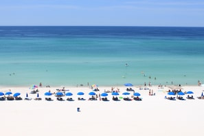 On the beach - Penthouse Perfection, Stunning Ocean Views from every room W/Free Beach Chairs (Panama City Beach)