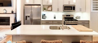 Spacious 3-bedroom condo in Cincinnati with Parking