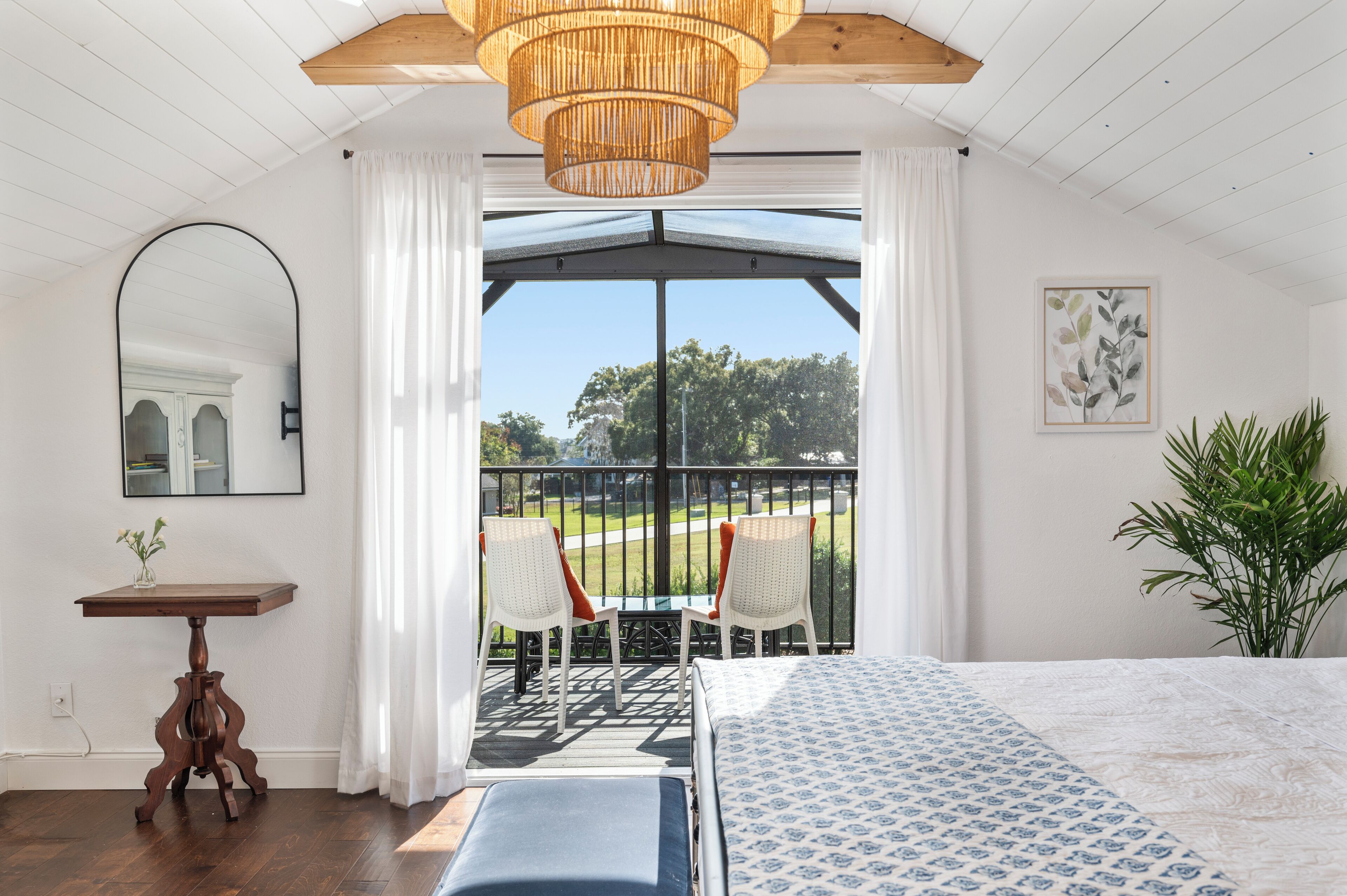 Strykejern/-brett, internettilgang og sengetøy