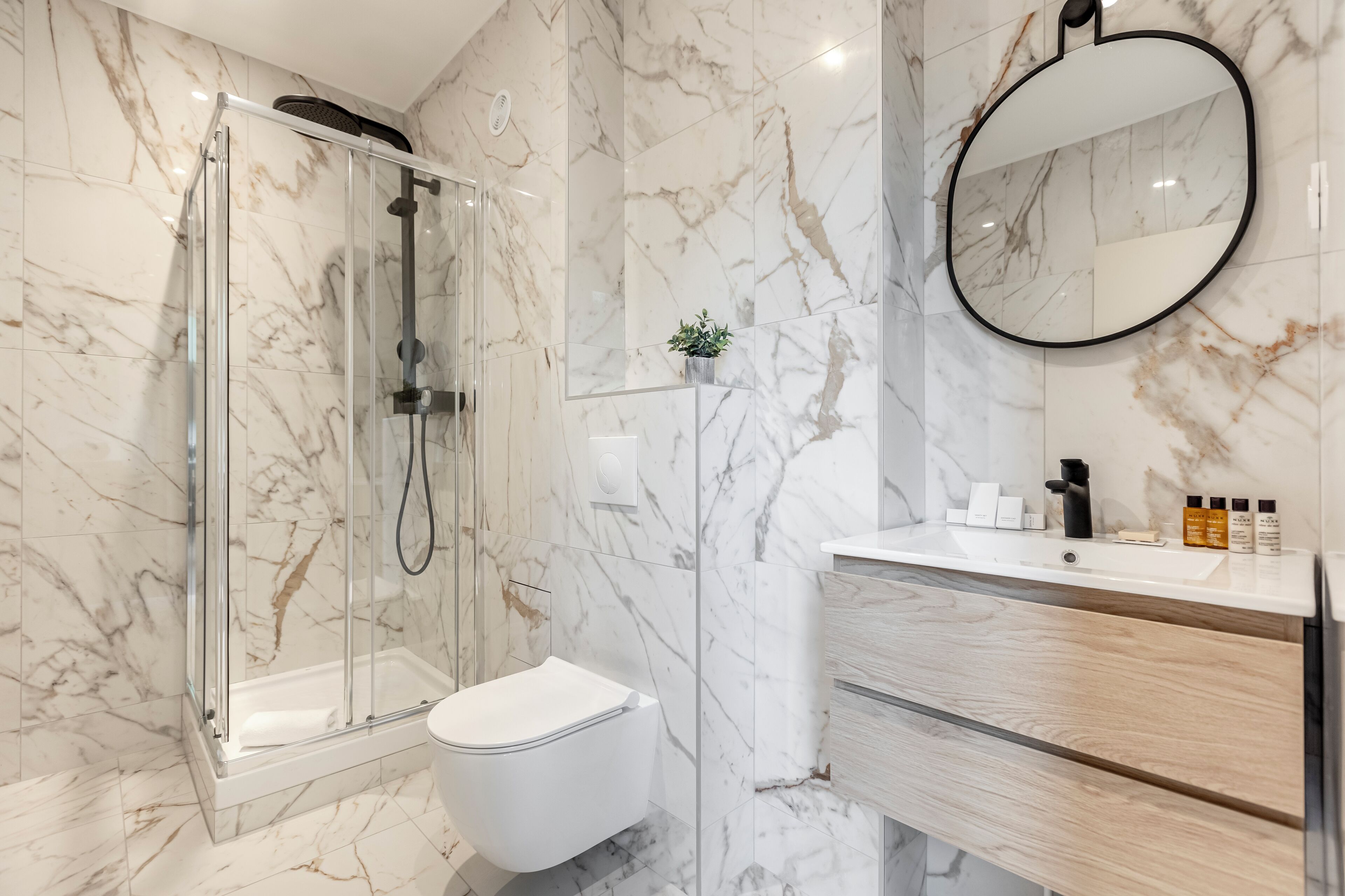 Penthouse Deluxe | Salle de bain | Chaussons