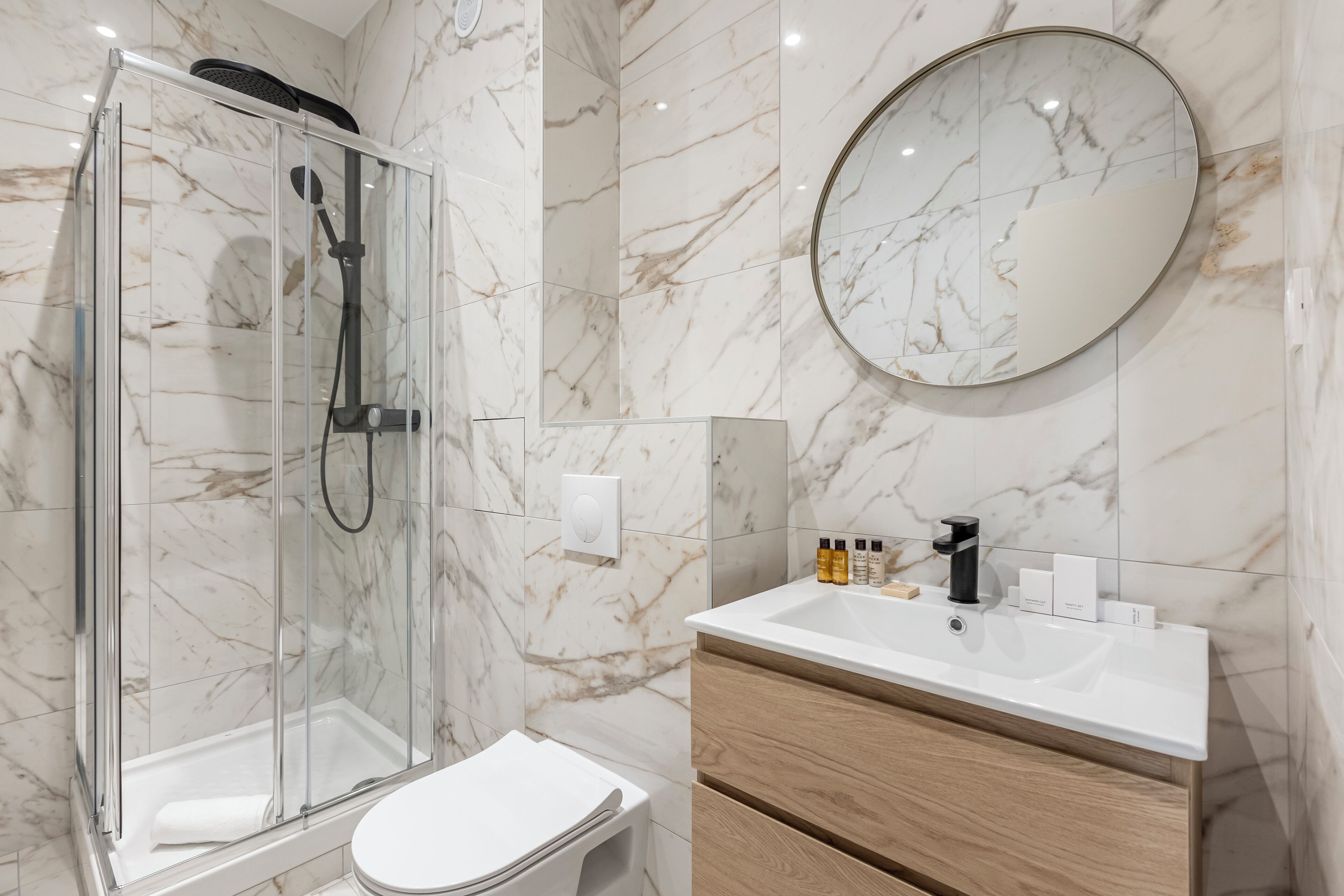 Standard Duplex | Bathroom