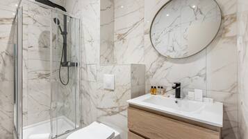 Standard Duplex | Bathroom