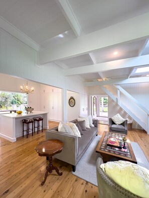 Interior - Tallebudgera Valley Escape (Tallebudgera Valley)